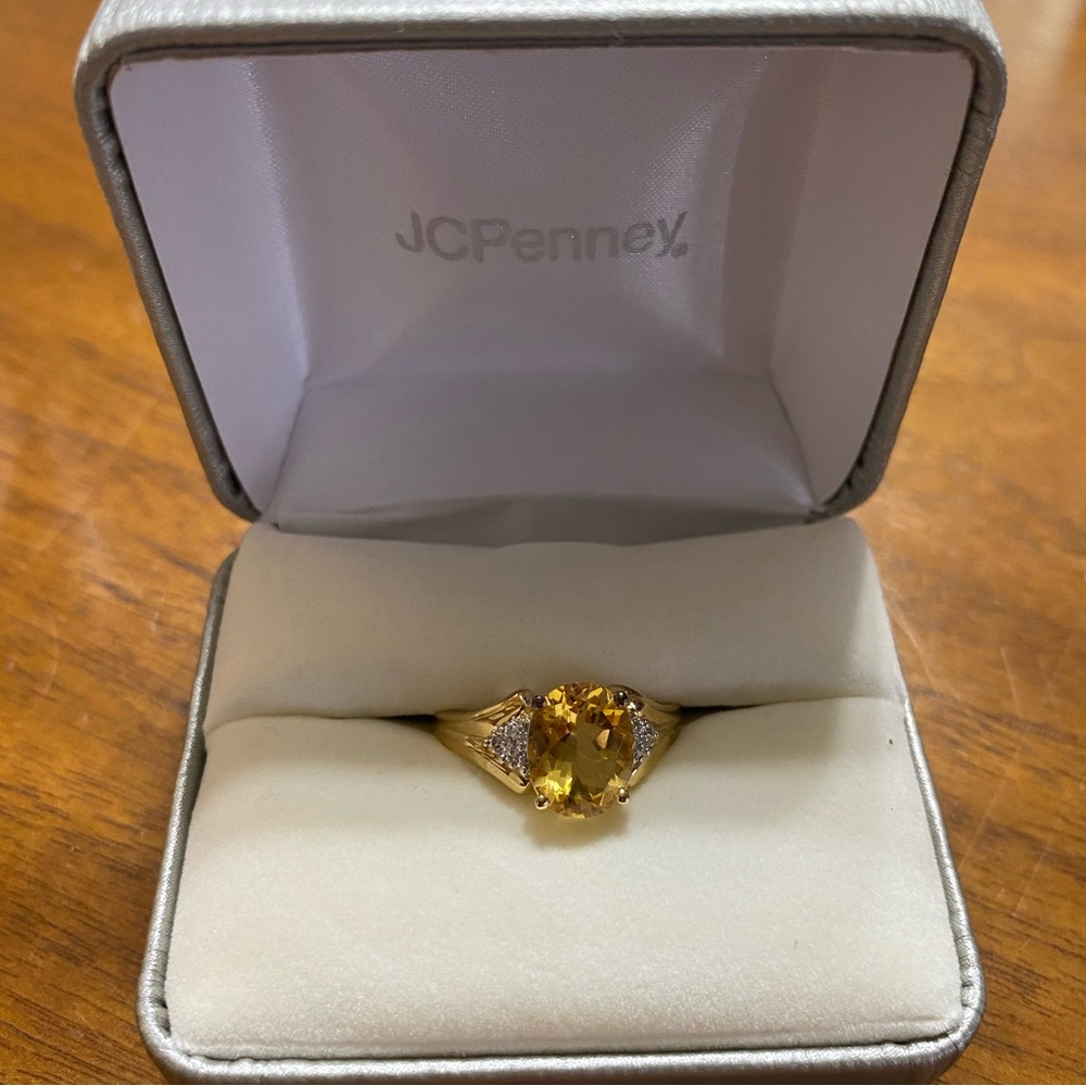 November birthstone ring. New in box. Never worn. Size 7.